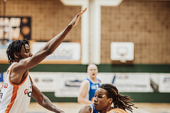 Basketball, Basketball Superliga 2023/24, Grundduchgang 2.Runde, Fürstenfeld Panthers, Oberwart Gunners, Dylan Causwell (8), James Graham (11)