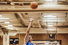 Basketball, Basketball Superliga 2023/24, Grundduchgang 2.Runde, Fürstenfeld Panthers, Oberwart Gunners, Dylan Causwell (8), Edi Patekar (9), Kevin Hunt (4)
