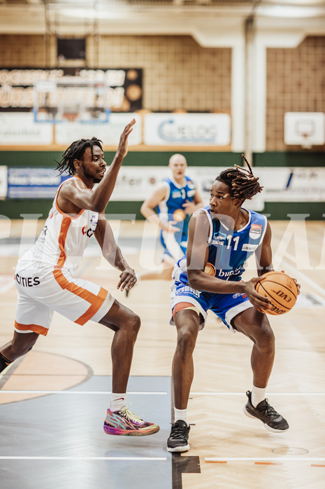 Basketball, Basketball Superliga 2023/24, Grundduchgang 2.Runde, Fürstenfeld Panthers, Oberwart Gunners, Dylan Causwell (8), James Graham (11)