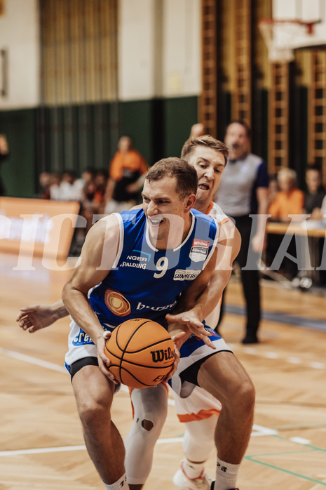 Basketball, Basketball Superliga 2023/24, Grundduchgang 2.Runde, Fürstenfeld Panthers, Oberwart Gunners, Edi Patekar (9), Georg Wolf (7)