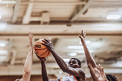Basketball, Basketball Superliga 2023/24, Grundduchgang 2.Runde, Fürstenfeld Panthers, Oberwart Gunners, Daniel Köppel (14), Kevin Hunt (4), James Graham (11)