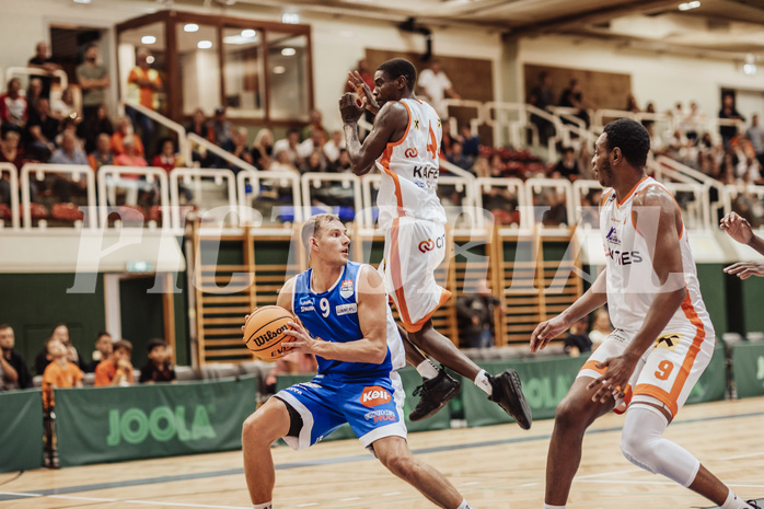 Basketball, Basketball Superliga 2023/24, Grundduchgang 2.Runde, Fürstenfeld Panthers, Oberwart Gunners, Edi Patekar (9), Kevin Hunt (4), Alonzo Campbell (9)