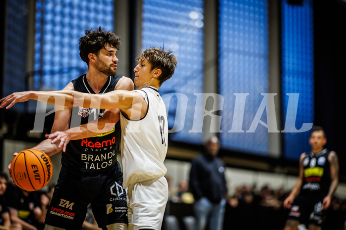 Basketball, Basketball Zweite Liga 2023/24, Grunddurchgang 1.Runde, Basket Flames, Mattersburg Rocks, Paul Schuecker (19), Patrick Fister (13)