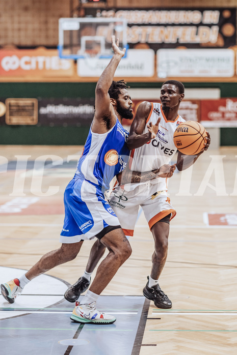 Basketball, Basketball Superliga 2023/24, Grundduchgang 2.Runde, Fürstenfeld Panthers, Oberwart Gunners, Kris Monroe (13), Kevin Hunt (4)