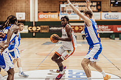 Basketball, Basketball Superliga 2023/24, Grundduchgang 2.Runde, Fürstenfeld Panthers, Oberwart Gunners, Dylan Causwell (8), Daniel Köppel (14)