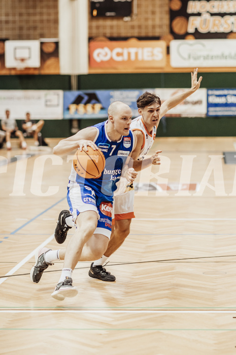 Basketball, Basketball Superliga 2023/24, Grundduchgang 2.Runde, Fürstenfeld Panthers, Oberwart Gunners, Sebastian Käferle (7), Felix Leindecker (6)