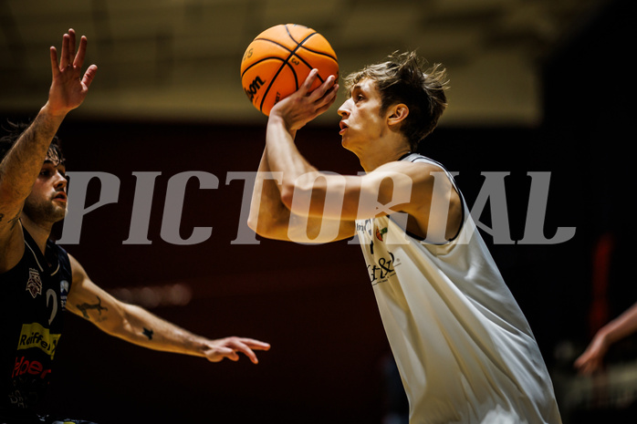 Basketball, Basketball Zweite Liga 2023/24, Grunddurchgang 1.Runde, Basket Flames, Mattersburg Rocks, Julian Alper (10), Patrick Fister (13)