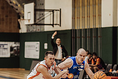 Basketball, Basketball Superliga 2023/24, Grundduchgang 2.Runde, Fürstenfeld Panthers, Oberwart Gunners, Mirza Manjgo (5), Sebastian Käferle (7)