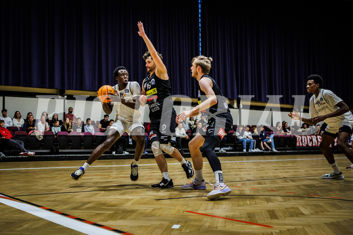 Basketball, Basketball Zweite Liga 2023/24, Grunddurchgang 1.Runde, Basket Flames, Mattersburg Rocks, Kingsley Fobi (14)
