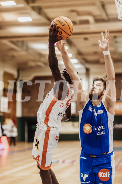 Basketball, Basketball Superliga 2023/24, Grundduchgang 2.Runde, Fürstenfeld Panthers, Oberwart Gunners, Kevin Hunt (4), Daniel Köppel (14)