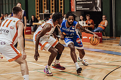 Basketball, Basketball Superliga 2023/24, Grundduchgang 2.Runde, Fürstenfeld Panthers, Oberwart Gunners, Dylan Causwell (8), Kris Monroe 13)