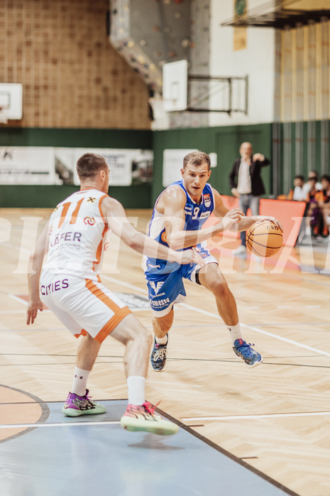 Basketball, Basketball Superliga 2023/24, Grundduchgang 2.Runde, Fürstenfeld Panthers, Oberwart Gunners, Nikica Nikolic (11), Edi Patekar (9)