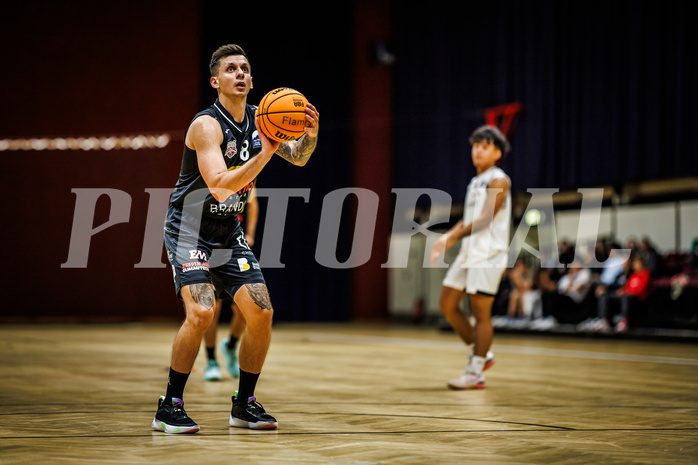 Basketball, Basketball Zweite Liga 2023/24, Grunddurchgang 1.Runde, Basket Flames, Mattersburg Rocks, Petar Zivkovic (8)