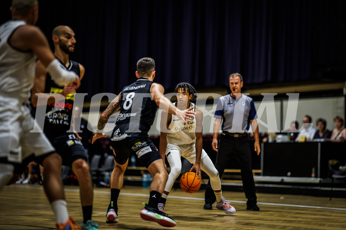 Basketball, Basketball Zweite Liga 2023/24, Grunddurchgang 1.Runde, Basket Flames, Mattersburg Rocks, Yann Grandperret (3)