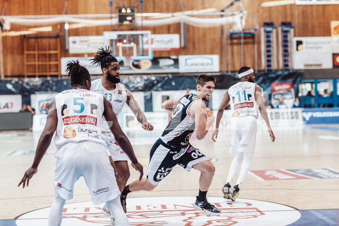 Basketball, Basketball Superliga 2023/24 , VF 4, Oberwart Gunners, Gmunden Swans, Kris Monroe (13), Toni Blazan (10)