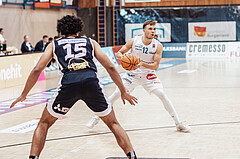 Basketball, Basketball Superliga 2023/24 , VF 4, Oberwart Gunners, Gmunden Swans, Patrick Emilien (15), Jonathan Knessl (12)