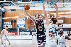 Basketball, Basketball Superliga 2023/24 , VF 4, Oberwart Gunners, Gmunden Swans, Benedikt Guettl (7), Derrek Brooks (11), Daniel Koeppel (14)