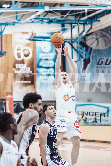 Basketball, Basketball Superliga 2023/24 , VF 4, Oberwart Gunners, Gmunden Swans, Sebastian Kaeferle (7)