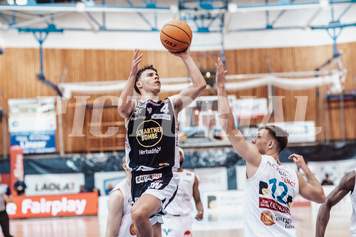 Basketball, Basketball Superliga 2023/24 , VF 4, Oberwart Gunners, Gmunden Swans, Vuk Zivanovic (4), Jonathan Knessl (12)