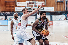 Basketball, Basketball Superliga 2023/24 , VF 4, Oberwart Gunners, Gmunden Swans, Derrek Brooks (11), Edi Patekar (9), Patrick Emilien (15)