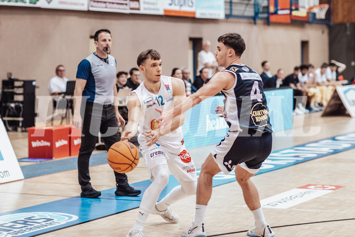 Basketball, Basketball Superliga 2023/24 , VF 4, Oberwart Gunners, Gmunden Swans, Jonathan Knessl (12), Vuk Zivanovic (4)