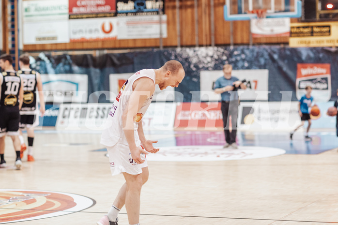 Basketball, Basketball Superliga 2023/24 , VF 4, Oberwart Gunners, Gmunden Swans, Sebastian Kaeferle (7)