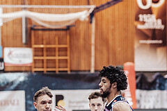 Basketball, Basketball Superliga 2023/24 , VF 4, Oberwart Gunners, Gmunden Swans, Jonathan Knessl (12), Lukas Schartmueller (11), Patrick Emilien (15)