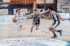 Basketball, Basketball Superliga 2023/24 , VF 4, Oberwart Gunners, Gmunden Swans, Jonathan Knessl (12), Lukas Schartmueller (11), Patrick Emilien (15)
