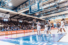 Basketball, Basketball Superliga 2023/24 , VF 4, Oberwart Gunners, Gmunden Swans, Vuk Zivanovic (4), Jonathan Knessl (12), Shaquille Rombley (5), Lukas Schartmueller (11), Toni Blazan (10), Kris Monroe (13)