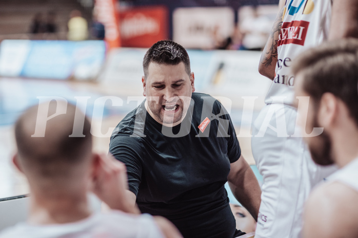 Basketball, Basketball Superliga 2023/24 , VF 4, Oberwart Gunners, Gmunden Swans, Horst Leitner (Head Coach)