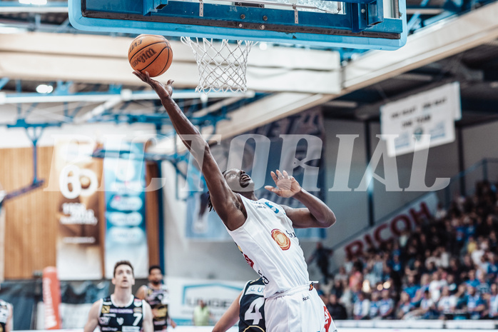 Basketball, Basketball Superliga 2023/24 , VF 4, Oberwart Gunners, Gmunden Swans, Shaquille Rombley (5)