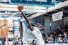 Basketball, Basketball Superliga 2023/24 , VF 4, Oberwart Gunners, Gmunden Swans, Shaquille Rombley (5)