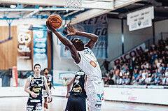 Basketball, Basketball Superliga 2023/24 , VF 4, Oberwart Gunners, Gmunden Swans, Shaquille Rombley (5)