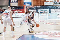 Basketball, Basketball Superliga 2023/24 , VF 4, Oberwart Gunners, Gmunden Swans, Derrek Brooks (11), Benedikt Guettl (7)
