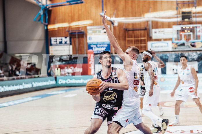 Basketball, Basketball Superliga 2023/24 , VF 4, Oberwart Gunners, Gmunden Swans, Toni Blazan (10), Edi Patekar (9)