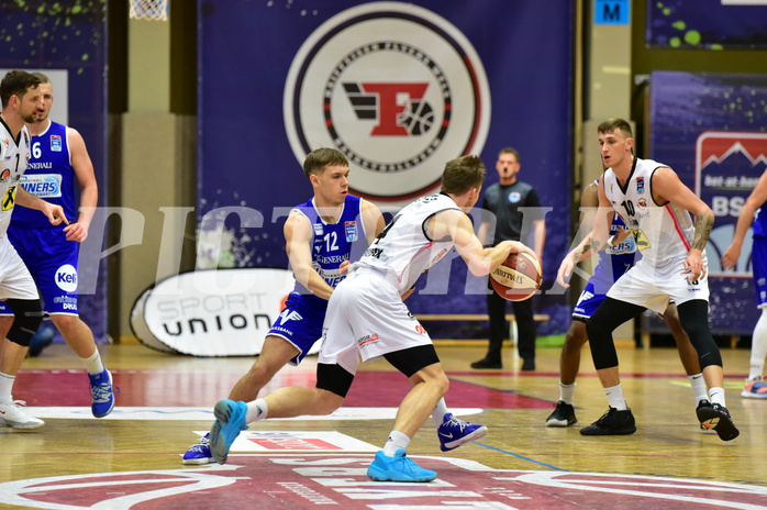 Basketball Superliga 2020/21, Grunddurchgang 13. Runde Flyers Wels vs. Oberwart, Jonathan Knessl (12), Jan Raszdevsek (4),
