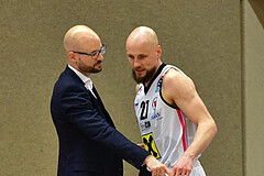 Basketball Superliga 2020/21, Grunddurchgang 13. Runde Flyers Wels vs. Oberwart, Sebastian Waser (Head Coach), Christian Von Fintel (27),
