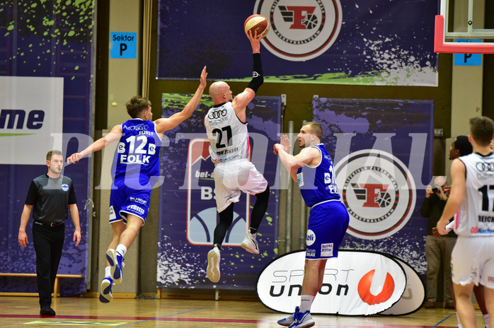 Basketball Superliga 2020/21, Grunddurchgang 13. Runde Flyers Wels vs. Oberwart, Jonathan Knessl (12), Christian Von Fintel (27),
