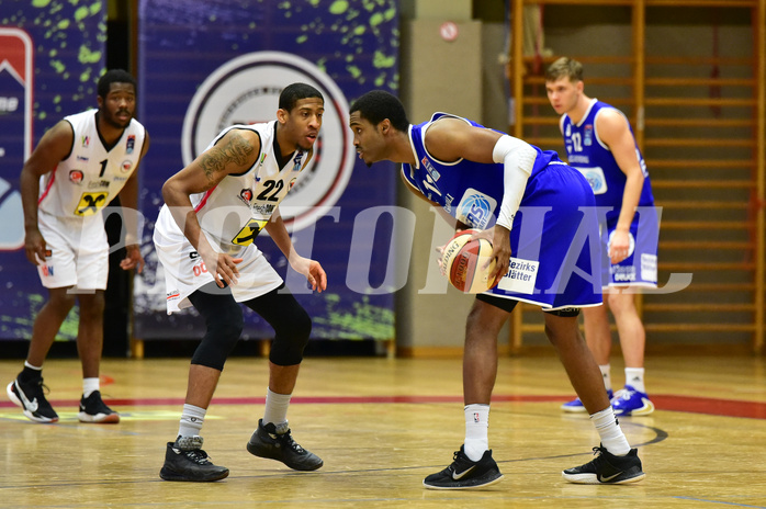 Basketball Superliga 2020/21, Grunddurchgang 13. Runde Flyers Wels vs. Oberwart, Jarvis Ray (22), Nigel Pruitt (11),
