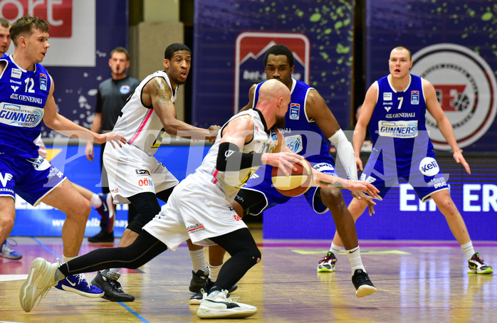 Basketball Superliga 2020/21, Grunddurchgang 13. Runde Flyers Wels vs. Oberwart, Jonathan Knessl (12), Nigel Pruitt (11), Christian Von Fintel (27),
