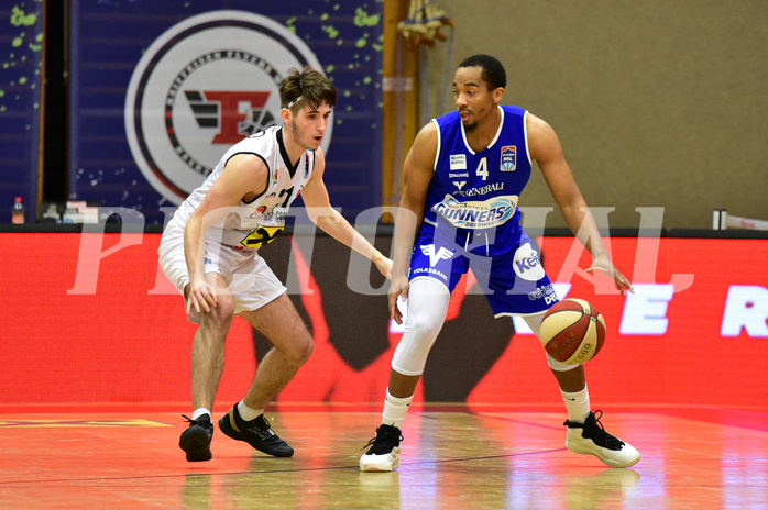 Basketball Superliga 2020/21, Grunddurchgang 13. Runde Flyers Wels vs. Oberwart, Elvir Jakupovic (21), Lawrence Alexander (04),
