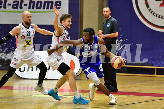 Basketball Superliga 2020/21, Grunddurchgang 13. Runde Flyers Wels vs. Oberwart, Christian Von Fintel (27), Jan Raszdevsek (4), Quincy Diggs (13),
 
