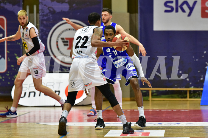 Basketball Superliga 2020/21, Grunddurchgang 13. Runde Flyers Wels vs. Oberwart, Jarvis Ray (22), Nigel Pruitt (11),
