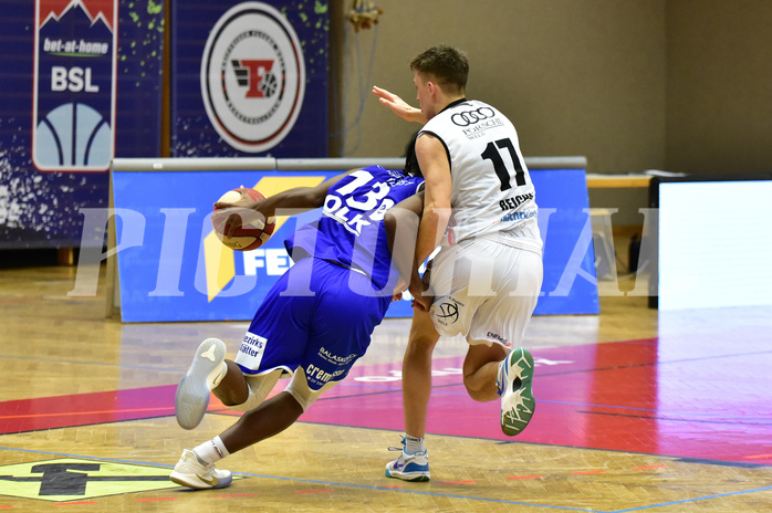 Basketball Superliga 2020/21, Grunddurchgang 13. Runde Flyers Wels vs. Oberwart, Quincy Diggs (13),Lukas Reichle (17),
