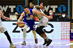 Basketball Superliga 2020/21, Grunddurchgang 13. Runde Flyers Wels vs. Oberwart, Ignas Fiodorovas. (5), Jarvis Ray (22),
