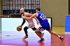 Basketball Superliga 2020/21, Grunddurchgang 13. Runde Flyers Wels vs. Oberwart, Christian Von Fintel (27), Jonathan Knessl (12),

