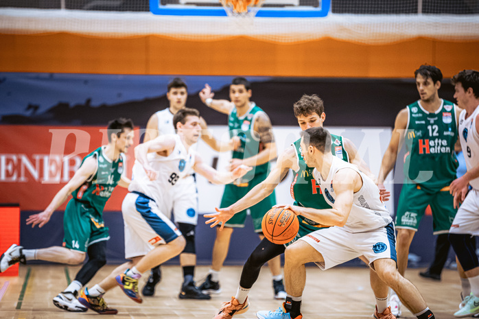 Basketball, Win2Day Superliga 2022/23, Grunddurchgang 17.Runde, Vienna Timberwolves, Kapfenberg Bulls, Miro Zapf (7), Jakob Szkutta (10)