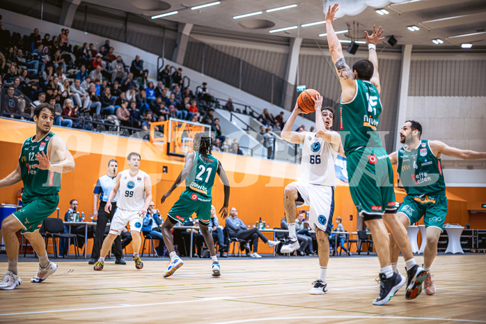 Basketball, Win2Day Superliga 2022/23, Grunddurchgang 17.Runde, Vienna Timberwolves, Kapfenberg Bulls, Paul Rotter (66)