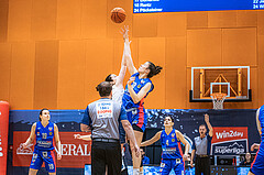 Basketball, Win2Day Basketball Damen Superliga 2022/23, Grunddurchgang 11.Runde, Vienna Timberwolves, UBSC-DBBC Graz, Mira Eulering (7), Ajla Meskic (10)