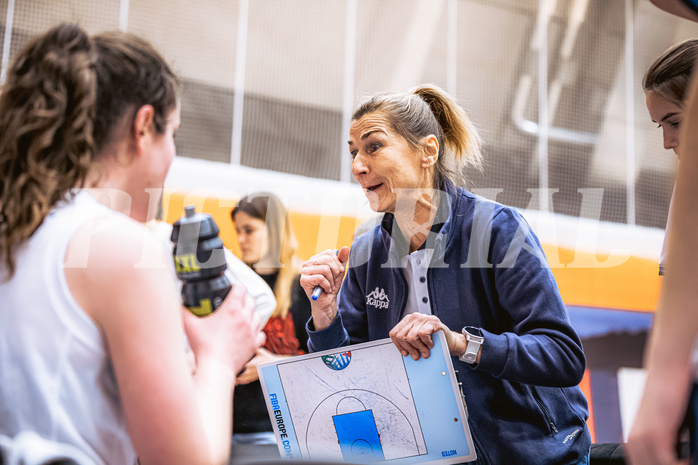 Basketball, Win2Day Basketball Damen Superliga 2022/23, Grunddurchgang 11.Runde, Vienna Timberwolves, UBSC-DBBC Graz, Beata Renertov (Headcoach)